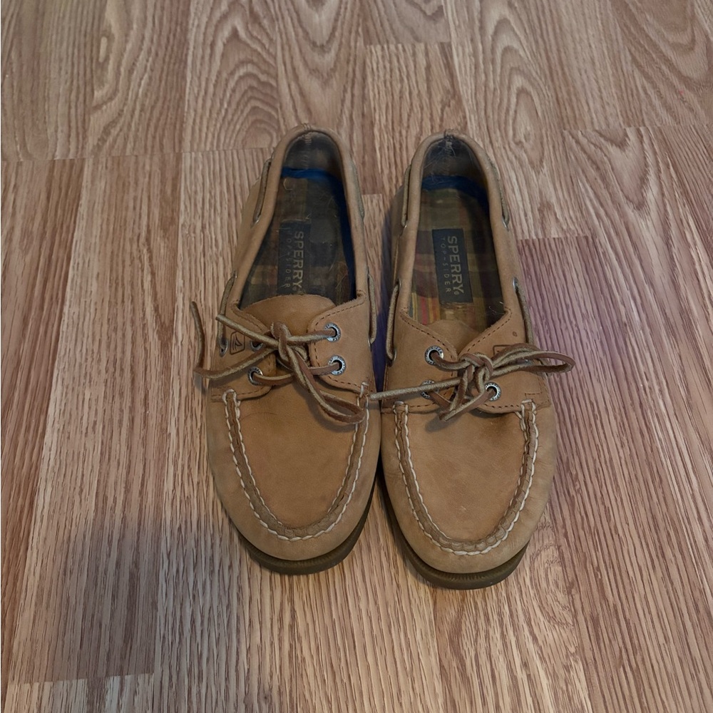 Sperry women’s Tan Boat Shoes